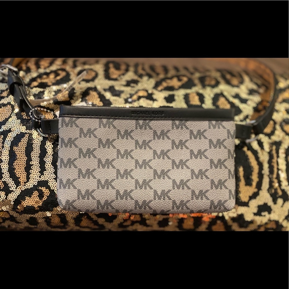 Michael Kors Signature Fanny Pack